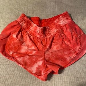 Lululemon Hotty Hot Shorts 2.5 inch